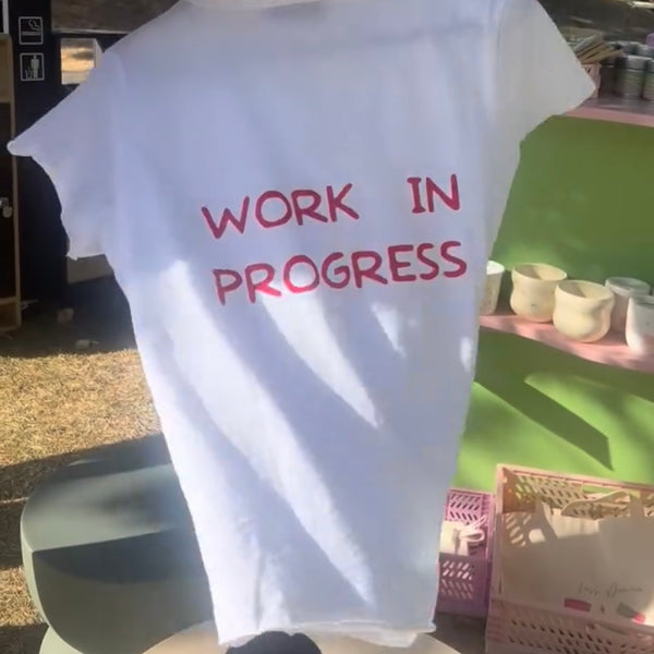 T-SHIRT 'Work in Progress' white
